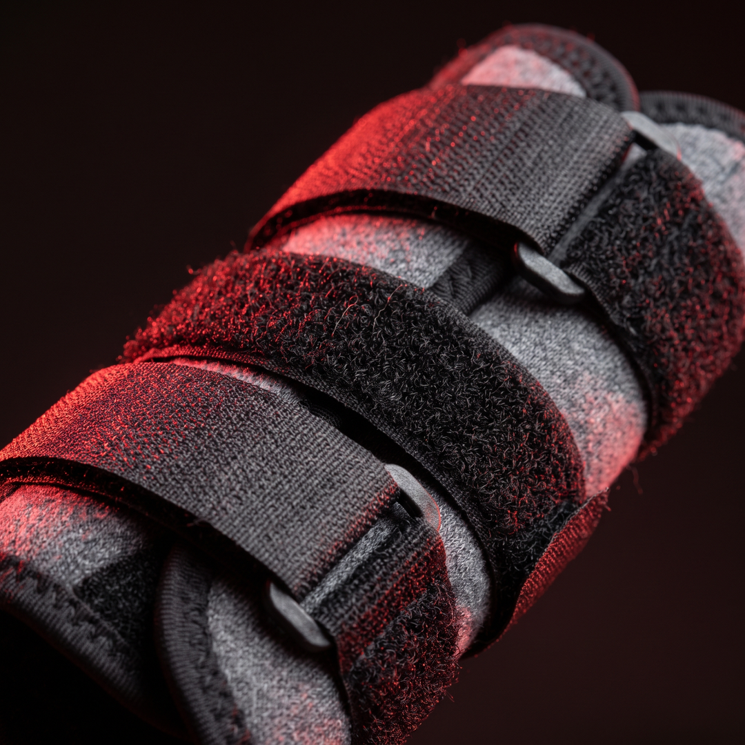 Adjustable Wrist Brace with Splint Carpal Tunnel Support Wrist Support for Arthritis Tendonitis Sprain Wrist Pain Relief Rehabilitation Brace