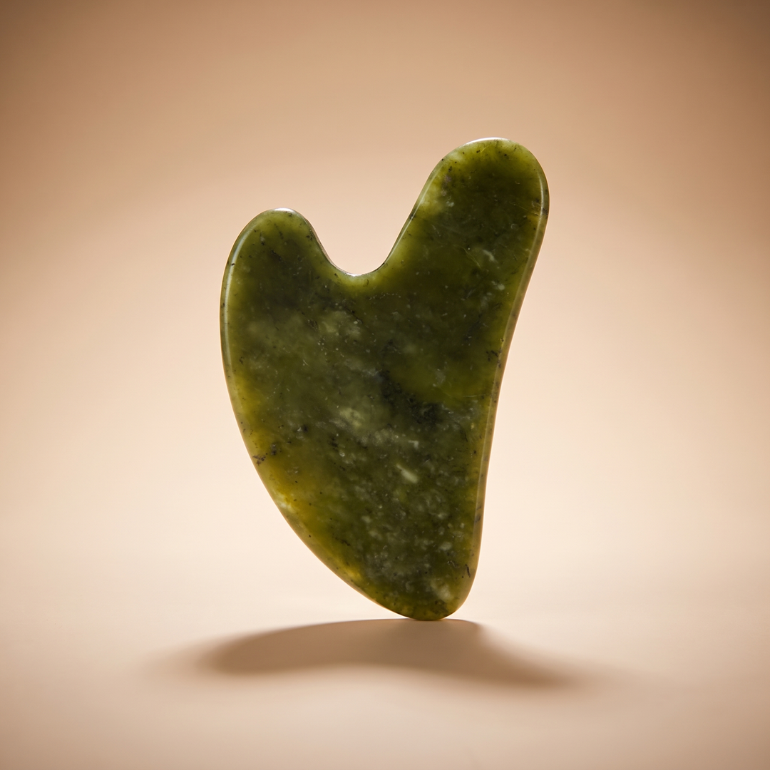 Professional Jade Gua Sha Scraping Tool Heart Shape Natural Jade Stone Face Neck Body Massage Scraper Skin Therapy Recovery Tool