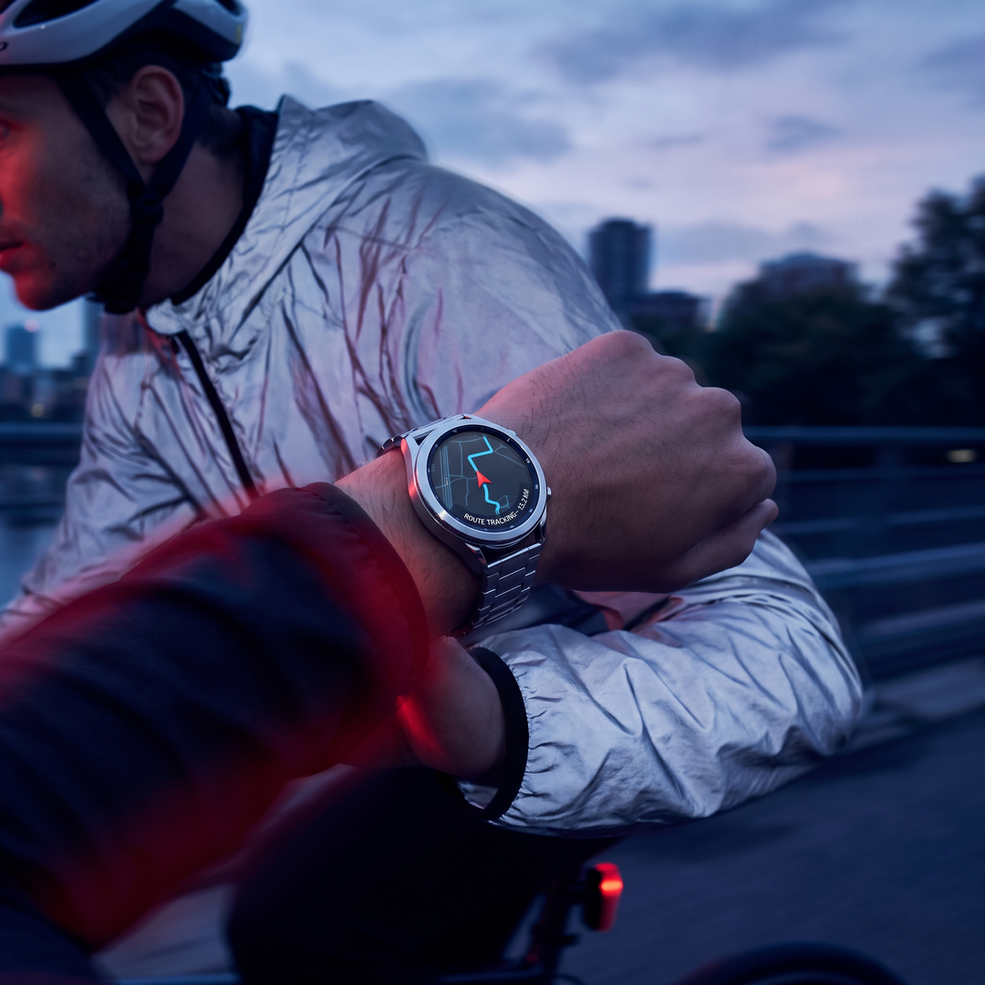 Professional Smart Watch with GPS Bluetooth Calling AMOLED Display Sport Fitness Tracker Heart Rate Monitor IP68 Waterproof Large Battery Smartwatch for Men Women